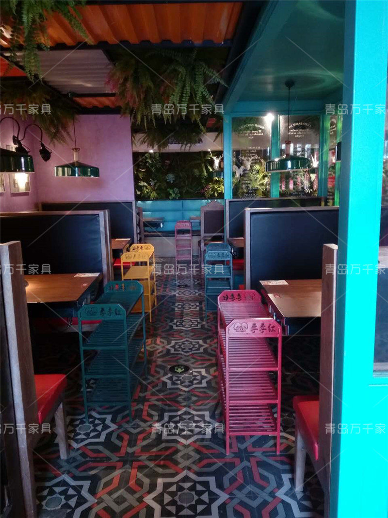  南昌季季紅 無(wú)煙火鍋