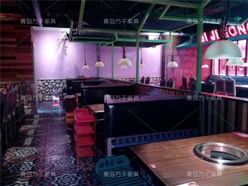  南昌季季紅 無(wú)煙火鍋